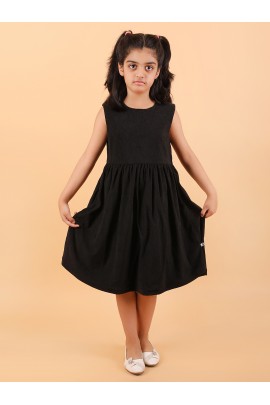 CALYX CLOTHING Stylish White and Black Shrug Set for Girls with brooch – Shrug & Extended Frock Styled Pleated Tunic | Party & Casual Wear